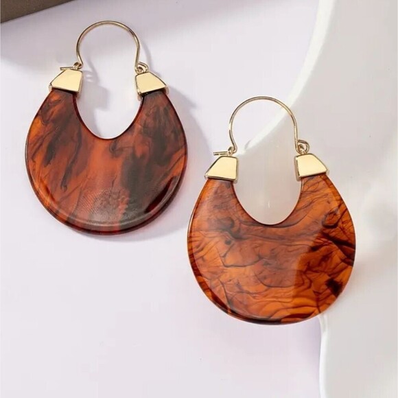 Tortoise brown resin plate drop earrings - Picture 5 of 5